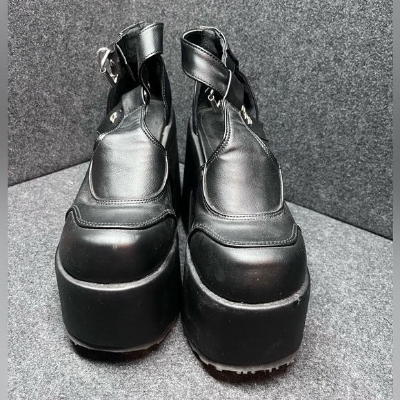 Demonia Shoes - Demonia "Camel-103" platform t-strap sandals in black vegan leather size 10